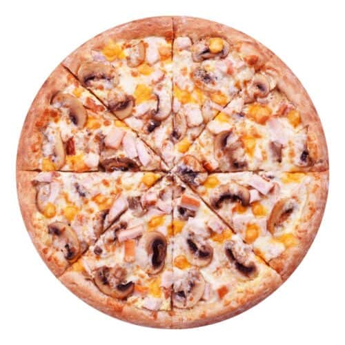 Свежая пицца "Жюльен" с грибами, курицей и сыром, выполненная на тонком тесте. Идеальный выбор для любителей вкусной пиццы.